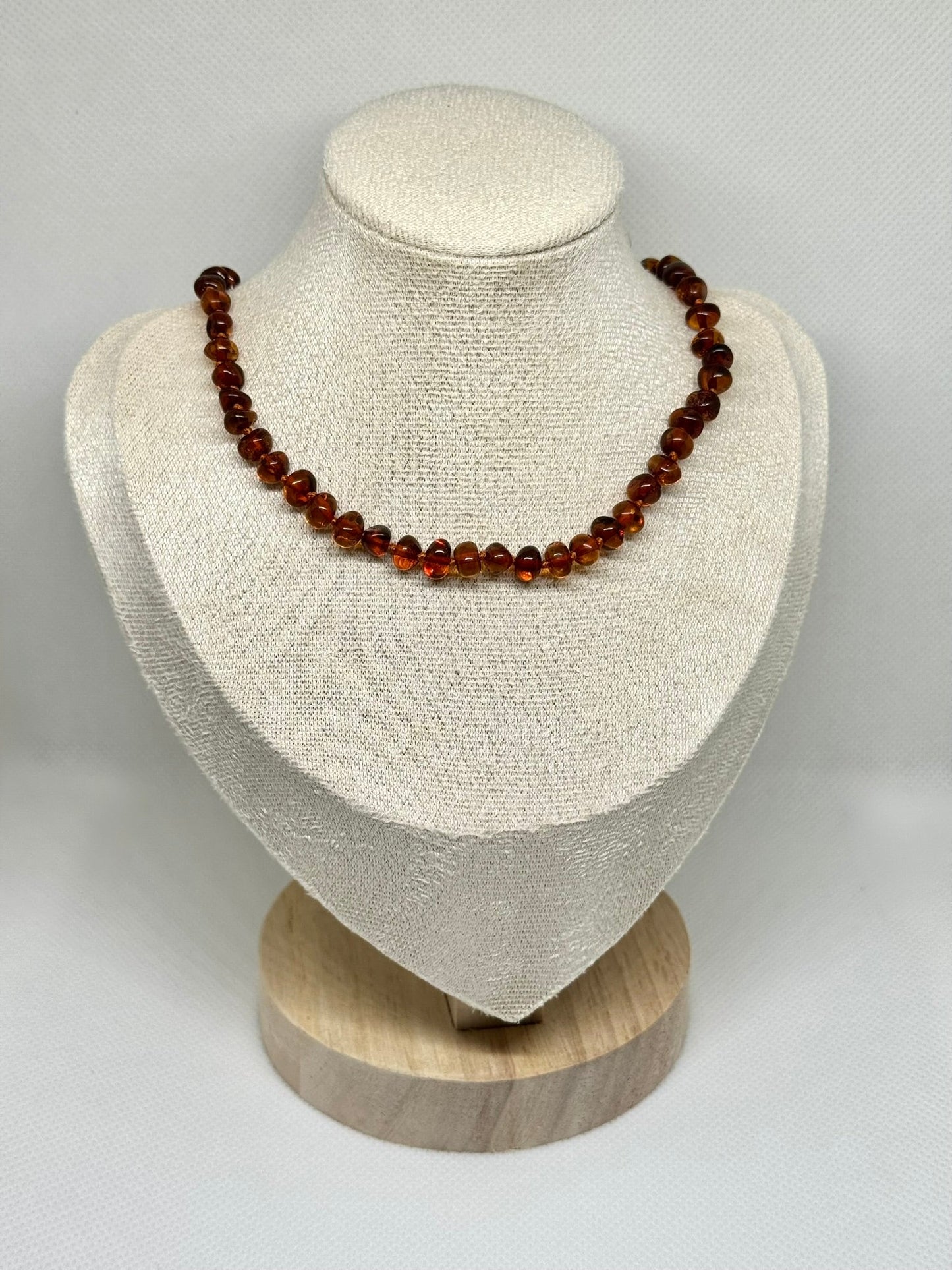 Kehribar Bebek Kolye - Konyak (33 cm)