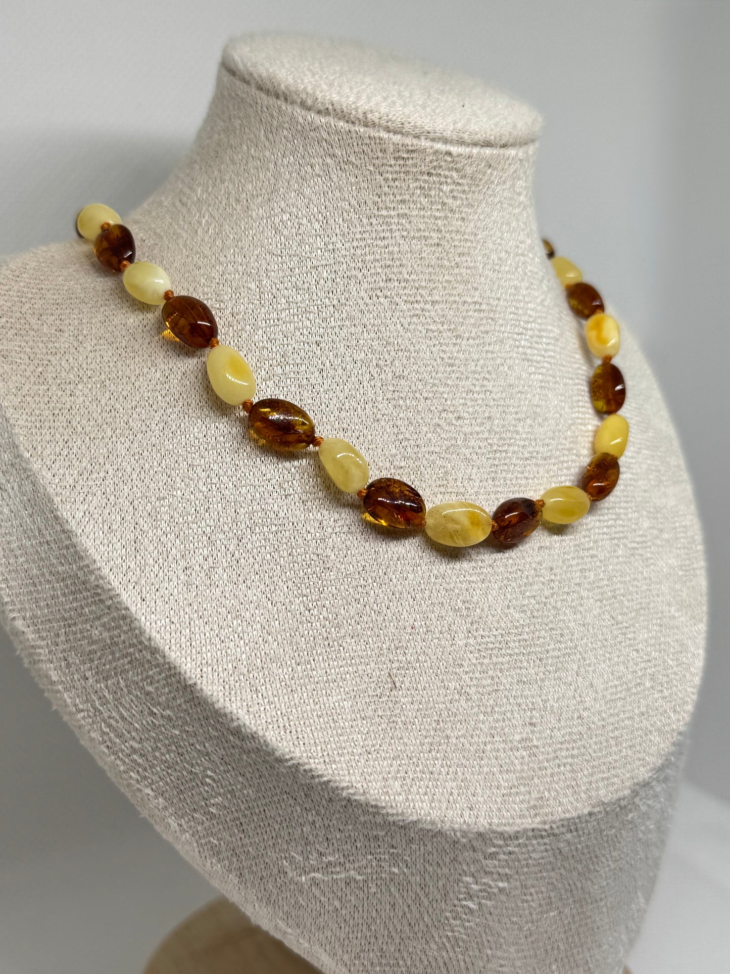 Barnsteen Babyketting - Boter & Cognac Ovaal (33 cm)