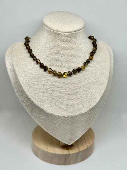 Kehribar Bebek Kolye - Yeşil (33 cm)