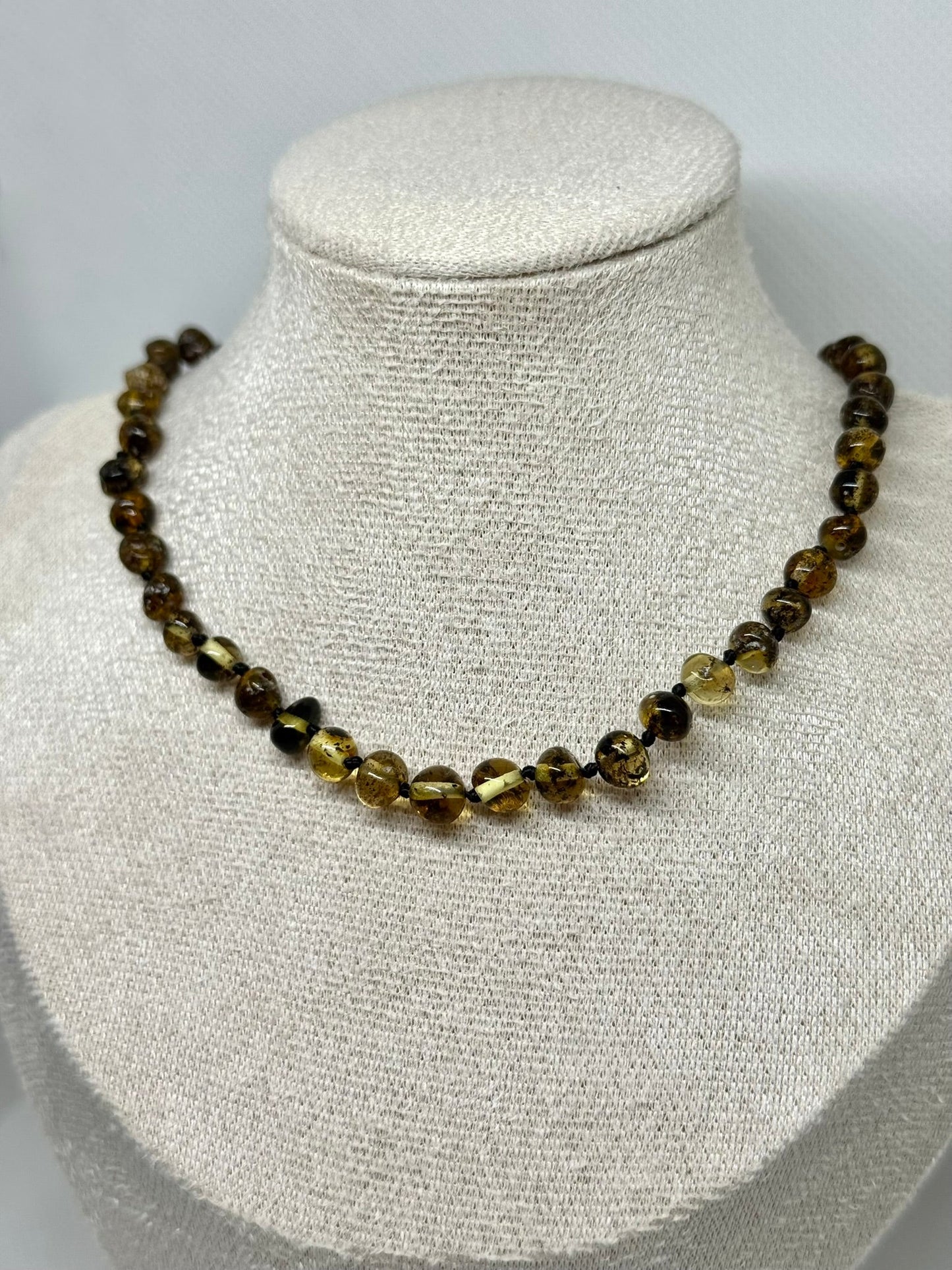 Kehribar Bebek Kolye - Yeşil (33 cm)