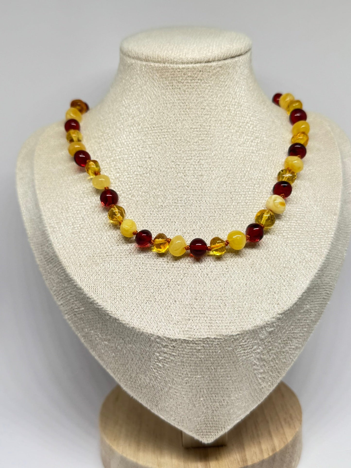 Kehribar Bebek Kolye - Çok Renkli Yakut (33 cm)