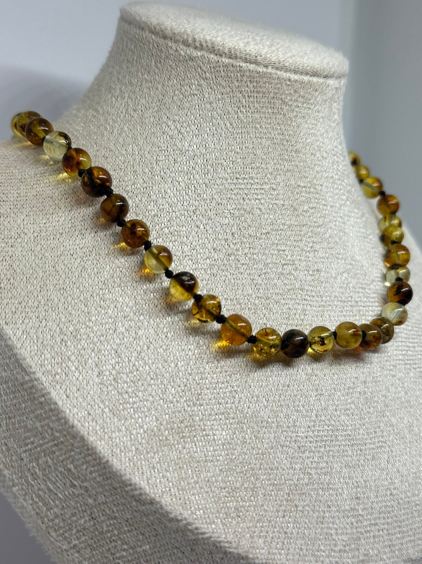 Kehribar Bebek Kolye - Açık Yeşil (33 cm)